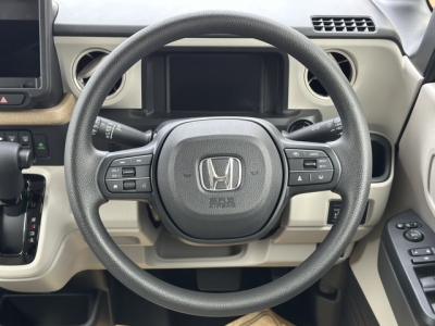 新型N-BOX(ホンダ)届出済未使用車 内外装写真