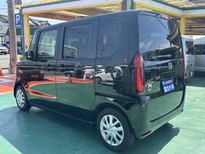 新型N-BOX(ホンダ)届出済未使用車 後方