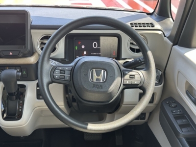 新型N-BOX(ホンダ)届出済未使用車 内外装写真