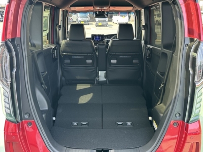 N-BOXカスタム(ホンダ)中古車 内外装写真他２