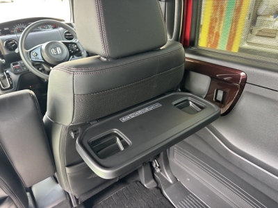 N-BOXカスタム(ホンダ)中古車 内外装写真他１
