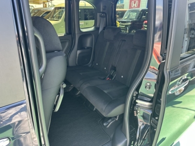 N-BOXカスタム(ホンダ)中古車 後席内装