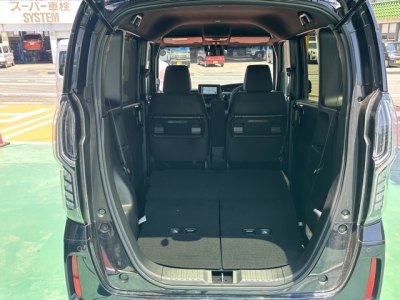 N-BOXカスタム(ホンダ)中古車 内外装写真他１