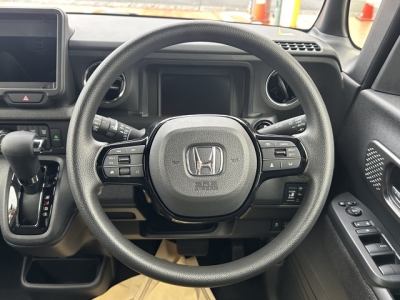 新型N-BOX(ホンダ)届出済未使用車 内外装写真