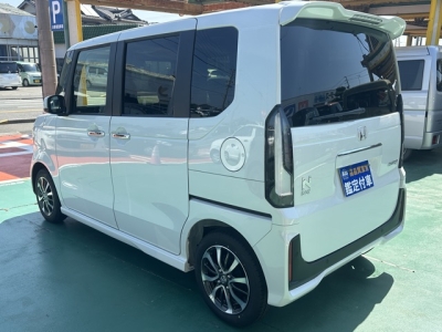 新型N-BOX(ホンダ)届出済未使用車 後方