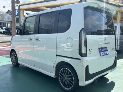 新型N-BOX(ホンダ)届出済未使用車 後方