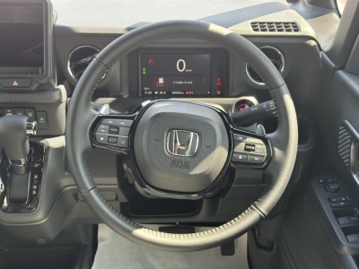 新型N-BOX(ホンダ)届出済未使用車 内外装写真