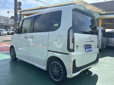 新型N-BOX(ホンダ)届出済未使用車 後方