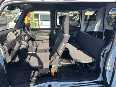N-VAN(ホンダ)中古車 後席内装