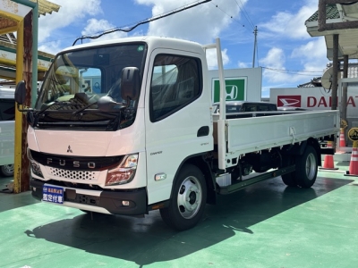 キャンター(三菱)登録済未使用車 前方