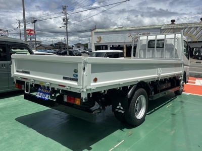 キャンター(三菱)登録済未使用車 内外装写真他