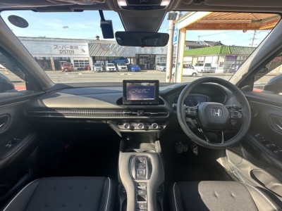 ZR-V(ホンダ)中古車 後席から見た前席