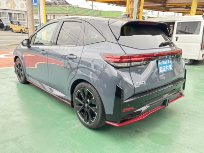 オーラ(ニッサン)登録済未使用車 後方