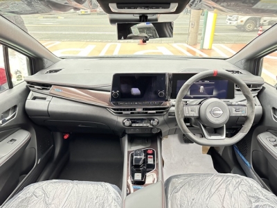 オーラ(ニッサン)登録済未使用車 内外装写真