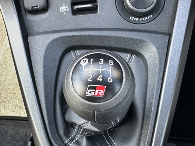 GRヤリス(トヨタ)中古車 23