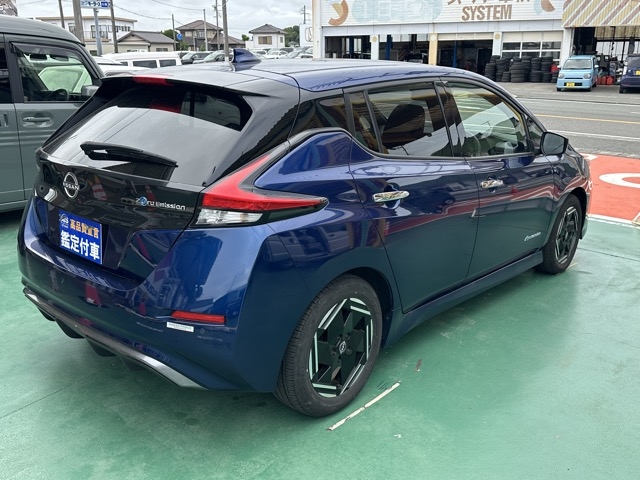 リーフ(ニッサン)中古車 10
