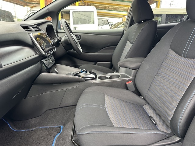 リーフ(ニッサン)中古車 3