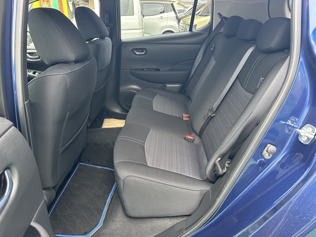 リーフ(ニッサン)中古車 4