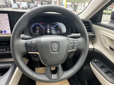 クラウンクロスオーバー(トヨタ)中古車 内外装写真
