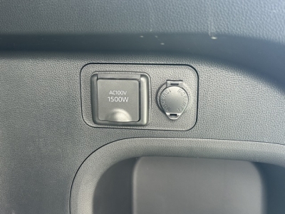 ＲＡＶ４ PHV(トヨタ)中古車 内外装写真他２