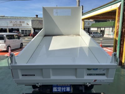キャンター(三菱)登録済未使用車 内外装写真他１