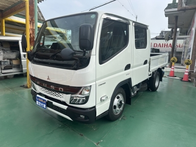 キャンター(三菱)登録済未使用車 前方