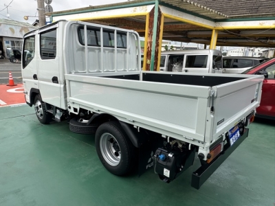 キャンター(三菱)登録済未使用車 後方