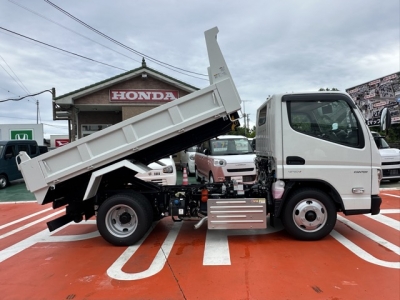 キャンター(三菱)レンタ登録済未使用車 内外装写真他１