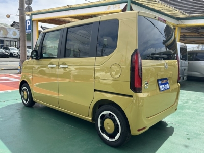 新型N-BOX(ホンダ)届出済未使用車 後方