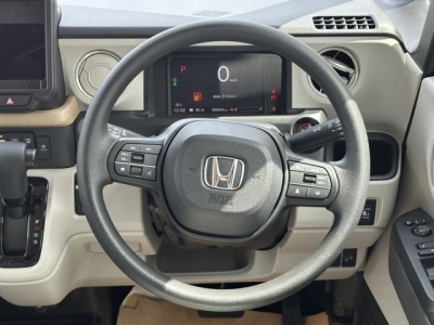 新型N-BOX(ホンダ)届出済未使用車 内外装写真