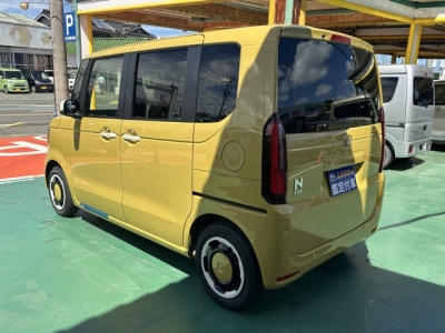 新型N-BOX(ホンダ)届出済未使用車 後方