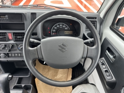 キャリートラック(スズキ)中古車 後席から見た前席