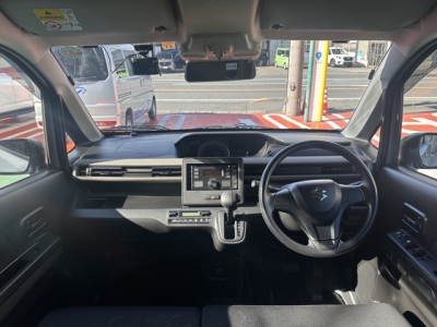 ワゴンR(スズキ)中古車 後席から見た前席