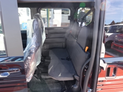 N-VAN(ホンダ)新車見本展示無 後席内装