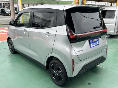サクラ(ニッサン)中古車 後方