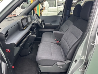 サクラ(ニッサン)中古車 前席内装