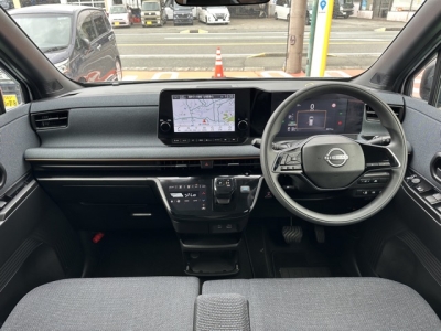 サクラ(ニッサン)中古車 後席から見た前席