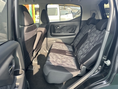 ekクロス(三菱)中古車 後席内装