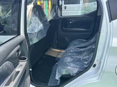 デイズ(ニッサン)中古車 後席内装
