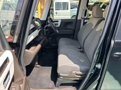 N-BOX(ホンダ)中古車 前席内装