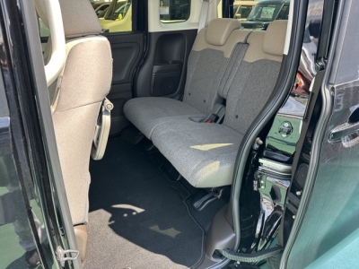 N-BOX(ホンダ)中古車 後席内装