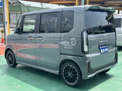 新型N-BOX(ホンダ)届出済未使用車 後方