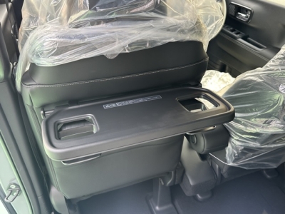 新型N-BOX(ホンダ)届出済未使用車 内外装写真他１