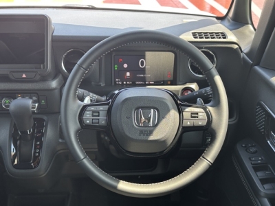 新型N-BOX(ホンダ)届出済未使用車 内外装写真