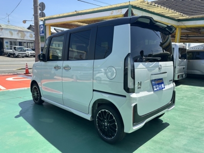 新型N-BOX(ホンダ)届出済未使用車 後方