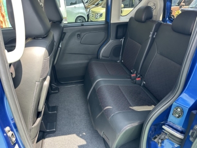 新型ルークス(ニッサン)中古車 後席内装