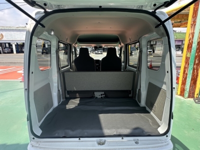 NV１００クリッパー(ニッサン)中古車 内外装写真他２