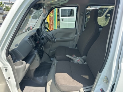 NV１００クリッパー(ニッサン)中古車 前席内装