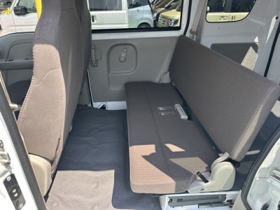 NV１００クリッパー(ニッサン)中古車 後席内装