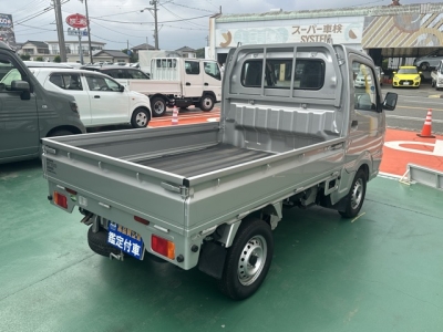 NT100クリッパー(ニッサン)レンタＵＰ 内外装写真他１